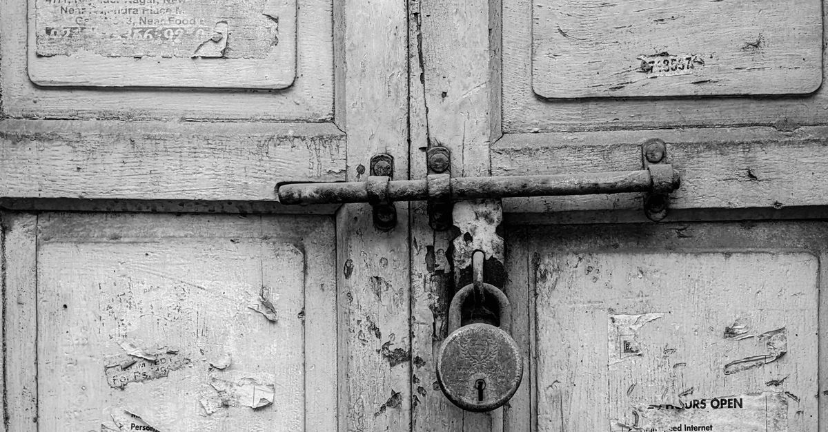 front door lock key — Yonkers New York Locksmith